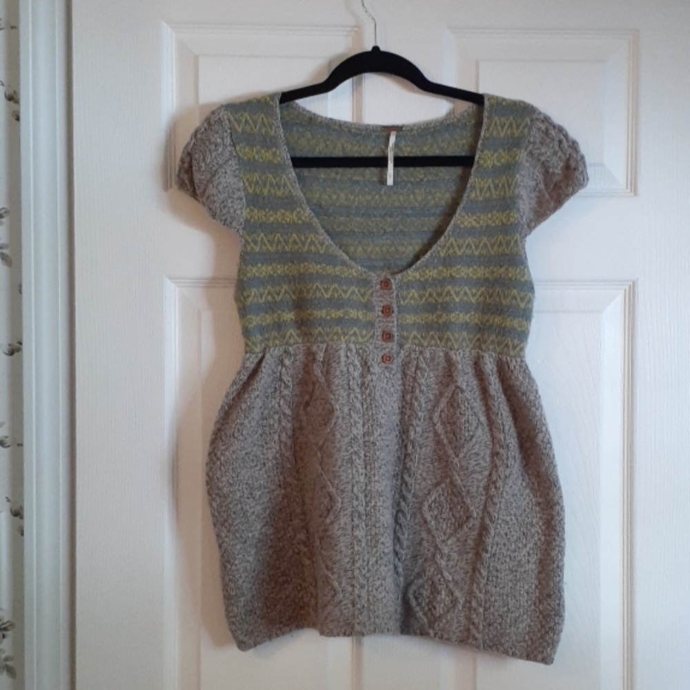 Sweater - Picture 2 of 3